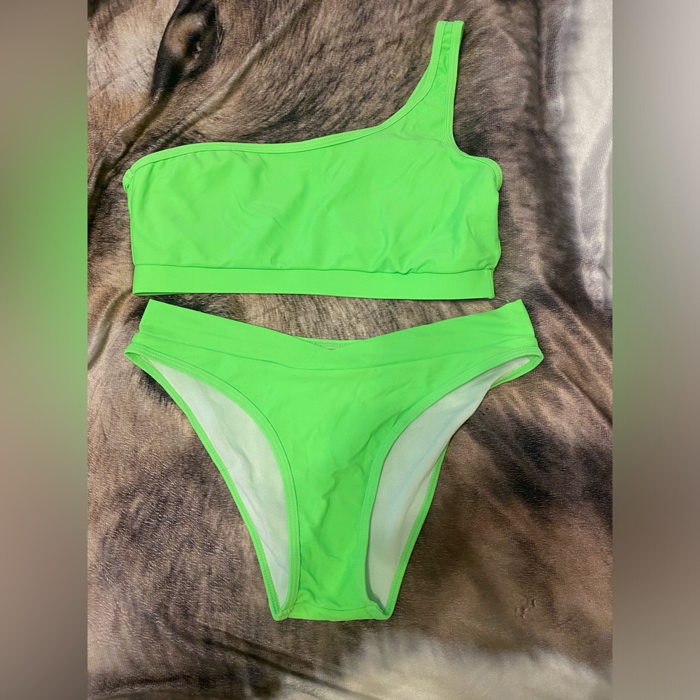Bikini set. Size small/medium.
